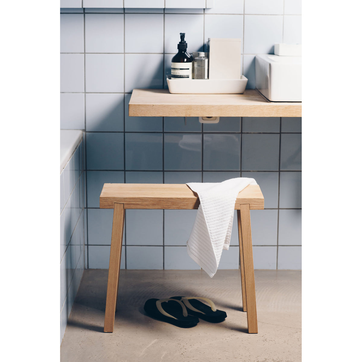 Hocker „Schemel“ aus massivem unbehandeltem Eichenholz – Sitzhöhe 45 cm