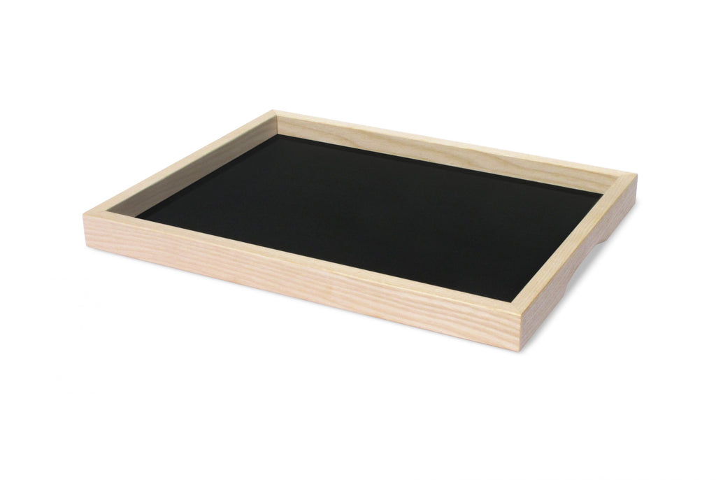 Kleines Serviertablett „Basic S“ aus unbehandeltem Eschenholz – 35,5 × 28 cm